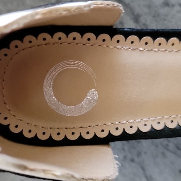 Journee Chandra Pumps block heel black Faux suede white trim size 8.5 - Picture 6 of 13